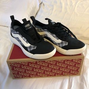 NEW Vans UltraRange EXO